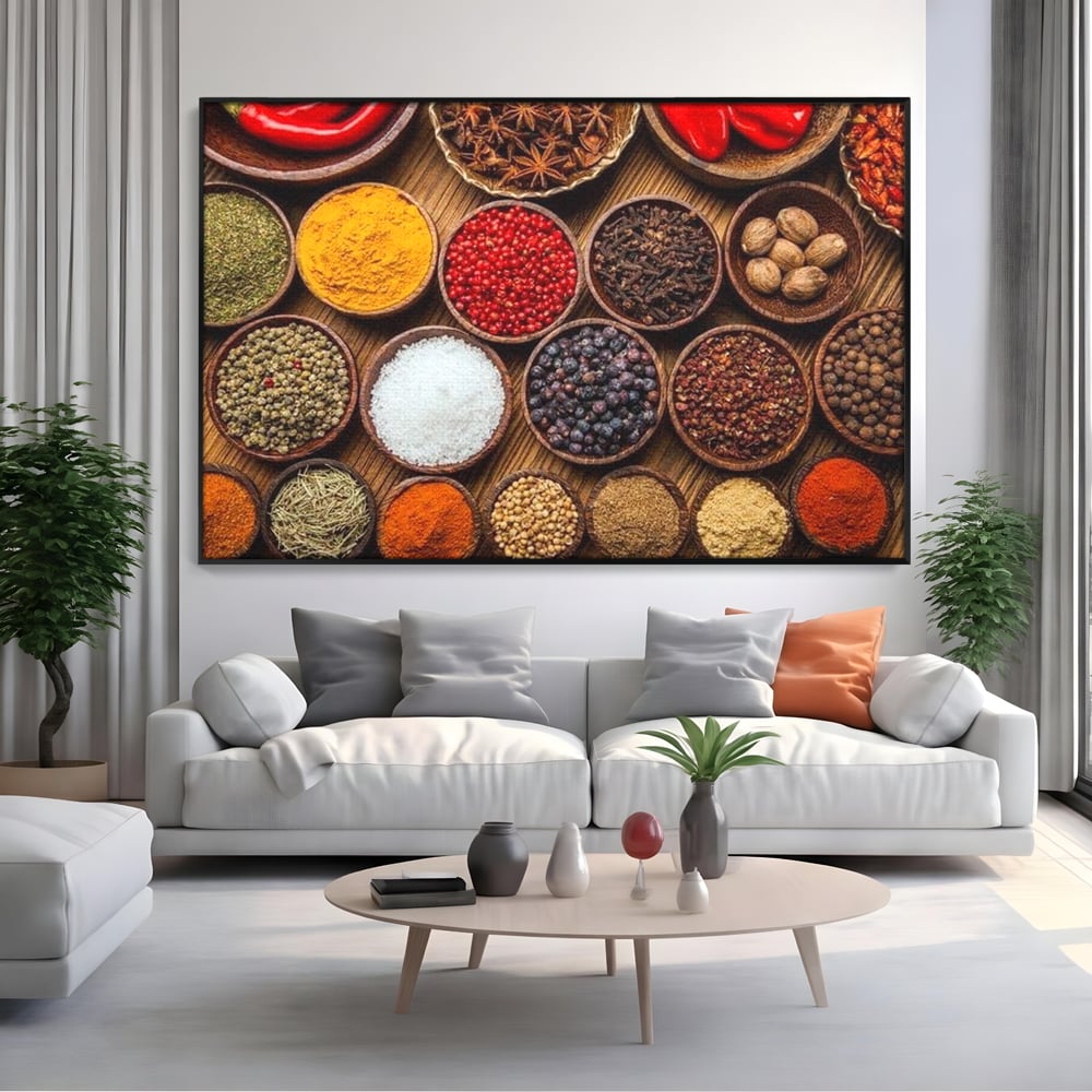 Tablou canvas cu tablou condimente si mirodenii diverse, in rama de aluminiu negru, pe perete intr-un living